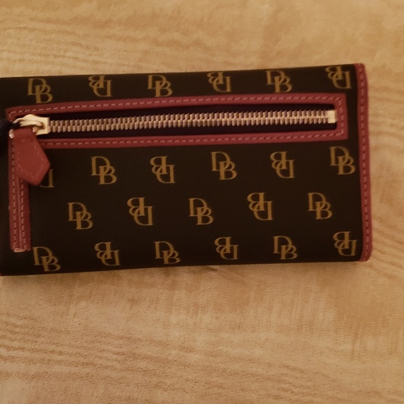 Dooney & Bourke wallet - Picture 3 of 8